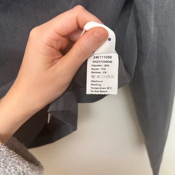 Commense NWT Gray Top - Picture 4 of 9